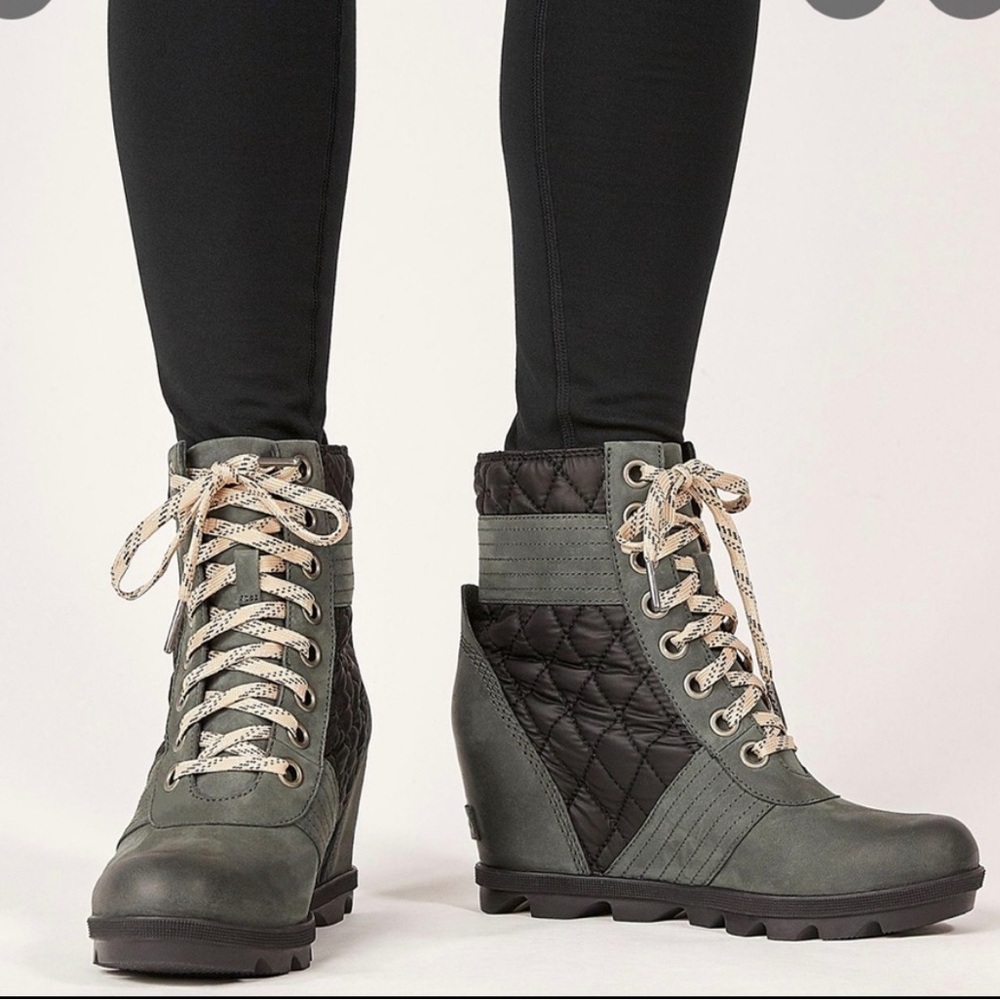 SOREL JOAN OF ARCTIC
WEDGE LEXIE BOOTIE - WOMEN'S in Slate